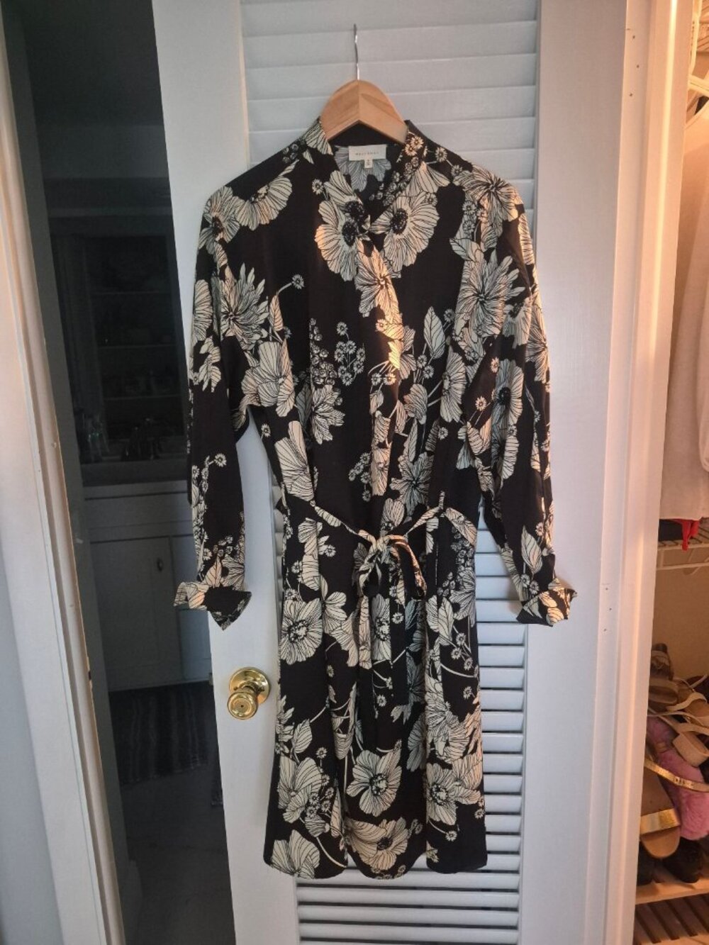 Beautiful Melloday black and cream floral dress in excellent, like-new condition
